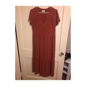 MIDI SHORT SLEEVED DRESS